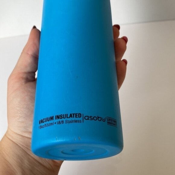 Queen’s University Rehab Therapy water bottle - Picture 3 of 3